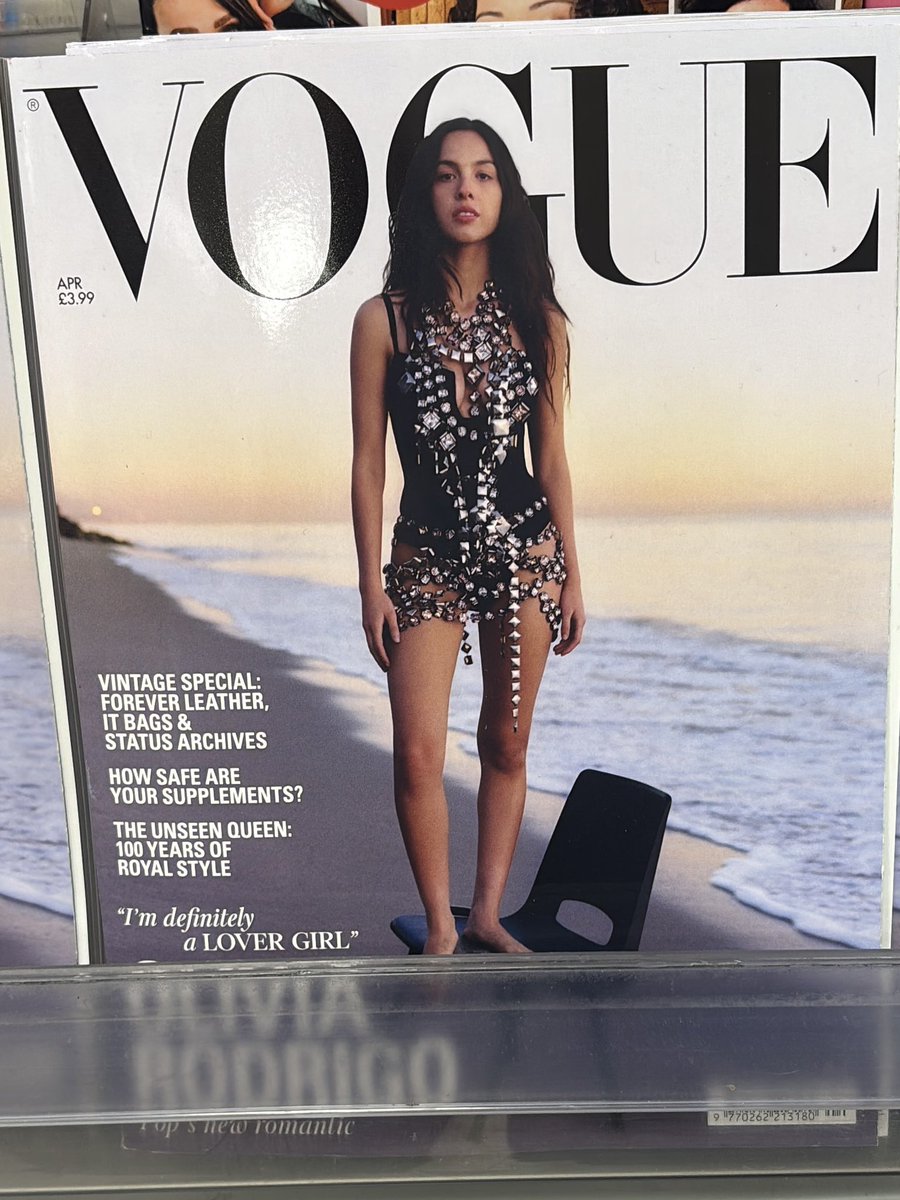 ale ཐིཋྀ tweet media