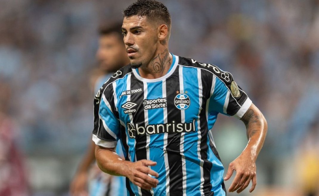 Emprestado pelo #Grêmio ao Novorizontino, o lateral Mayke teve grande destaque no Campeonato Paulista, sendo inclusive eleito o melhor da posição na competição.

Diante da grave lesão de Marlon, o nome do jogador chegou a ser cogitado para um possível retorno ao Tricolor. No