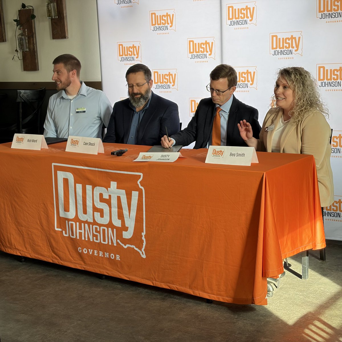 Dusty Johnson tweet media