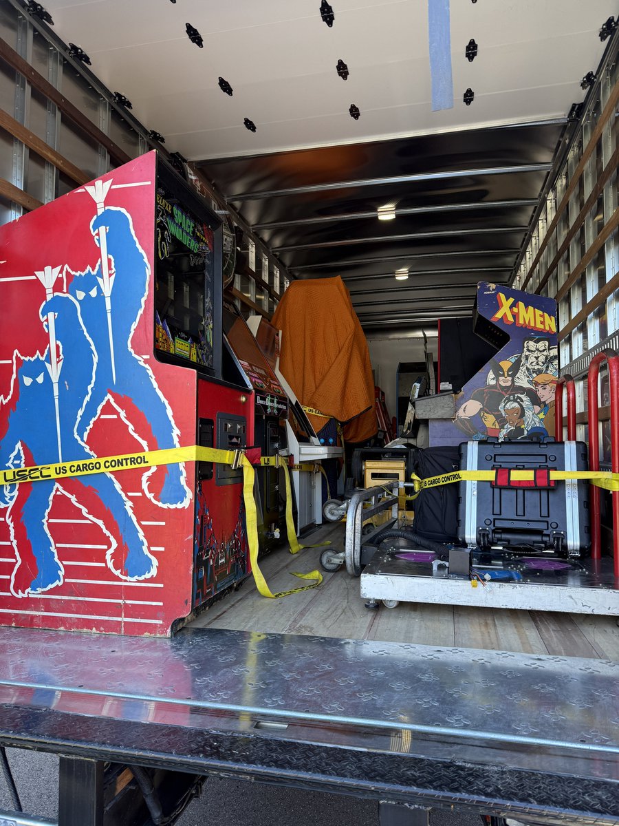 Justin Silverman @ PAX East tweet media