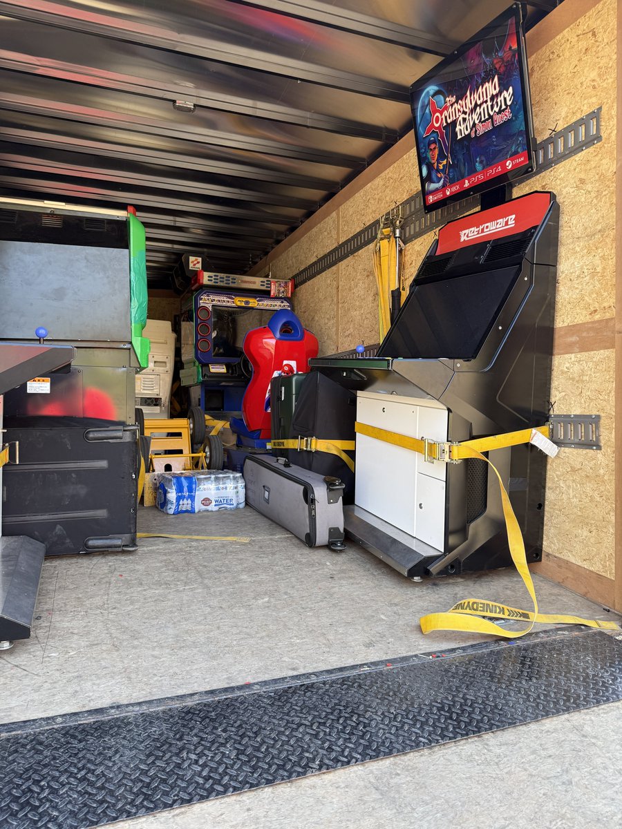 Justin Silverman @ PAX East tweet media