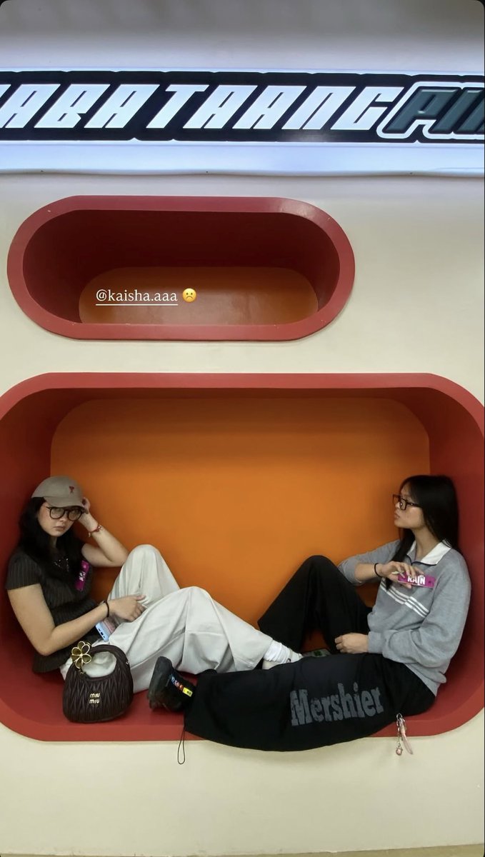 lvndrbini's tweet photo. two different versions, same view for rainah— sa baby ang tingin 🥰

#KaiRain https://t.co/aMIUdaKoge