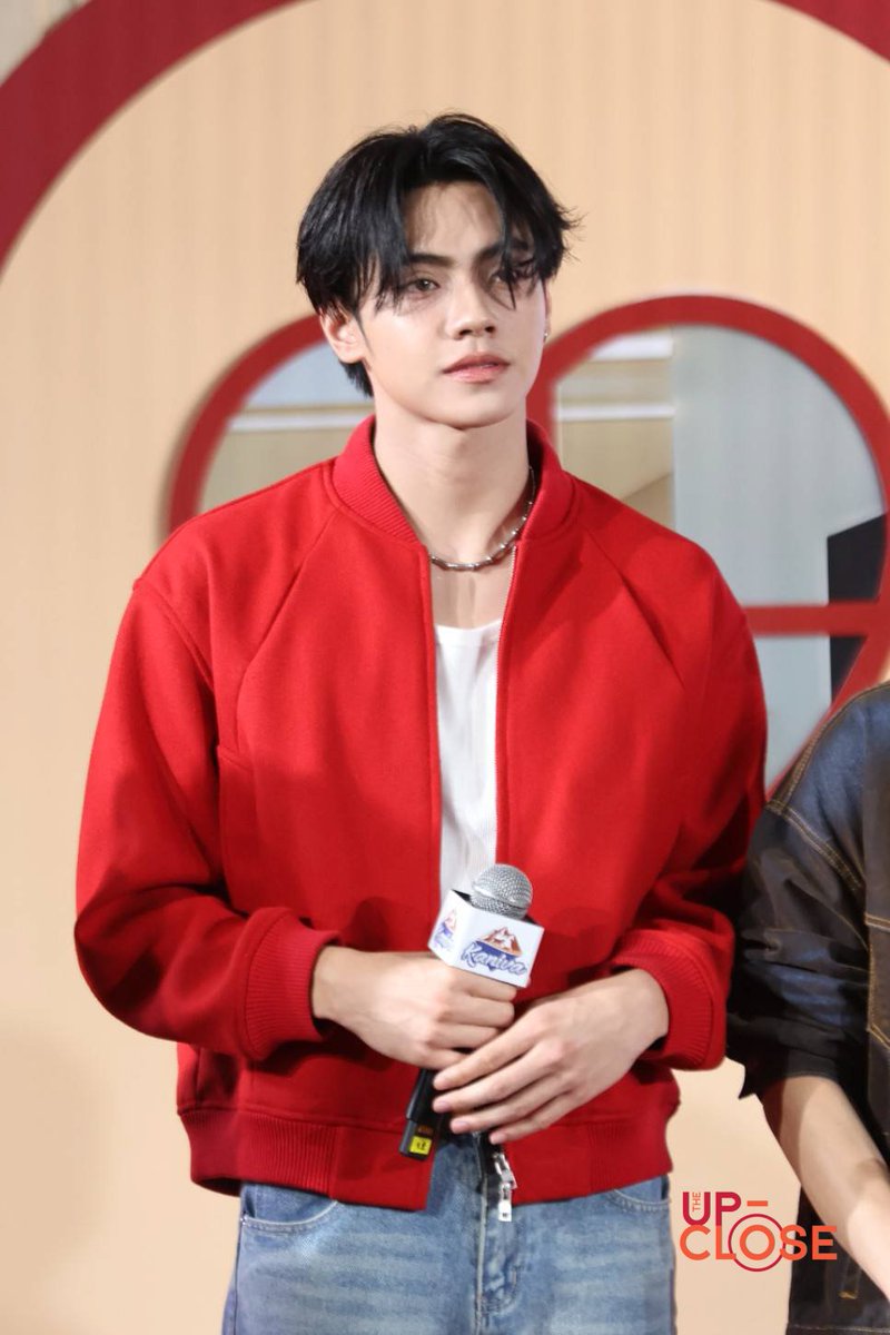 The Up-close tweet media