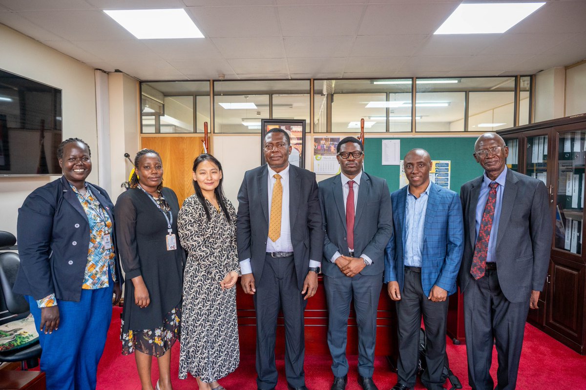 IDIMakerere's tweet photo. Together with @MinofHealthUG, we've launched a 3‑year project to boost infection prevention &amp; smart antibiotic use in Arua, Jinja &amp; Kabale hospitals. Why it matters: fewer infections after surgery &amp; and better use of medicines. Thanks to @ICARS_global support. https://t.co/v7CdFFhcNK
