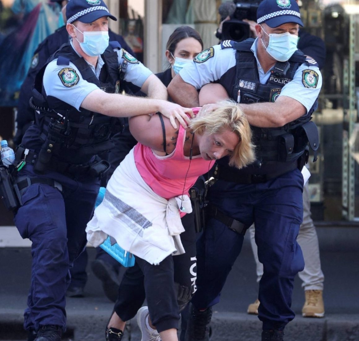 MarioBojic's tweet photo. 🚨🇦🇺BREAKING: Australia on the brink of Covid-Style restrictions over fuel shortage! 

Premier of Australia’s NSW just called for restrictions that include working from home and strict movement controls.

Never forget what Australian authorities did to their people during Covid. https://t.co/kALTzoo1nx