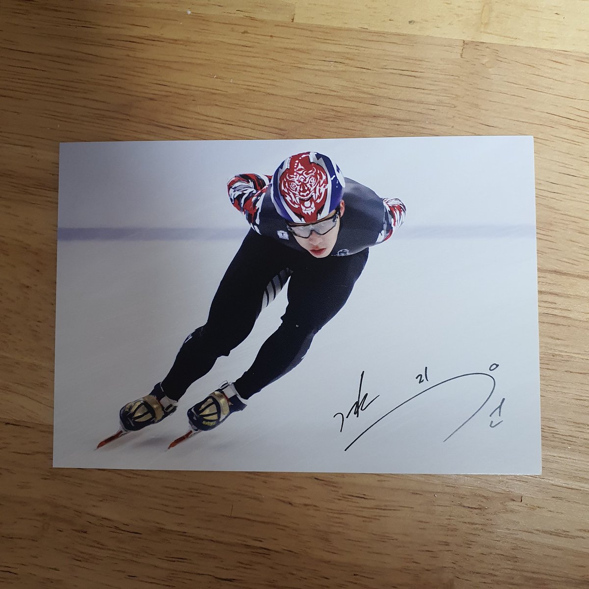 𝕊𝕒𝕣𝕒𝕟𝕘 tweet media