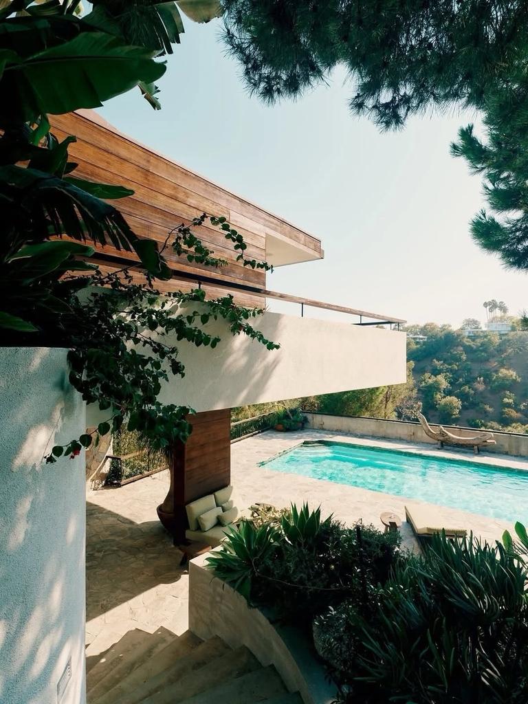 4AAAAart's tweet photo. Schwimmer House by John Lautner

Beverly Hills, USA 🇺🇸 https://t.co/fia613H0zb