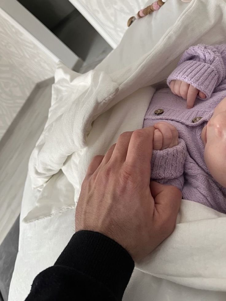 benedict's girl tweet media