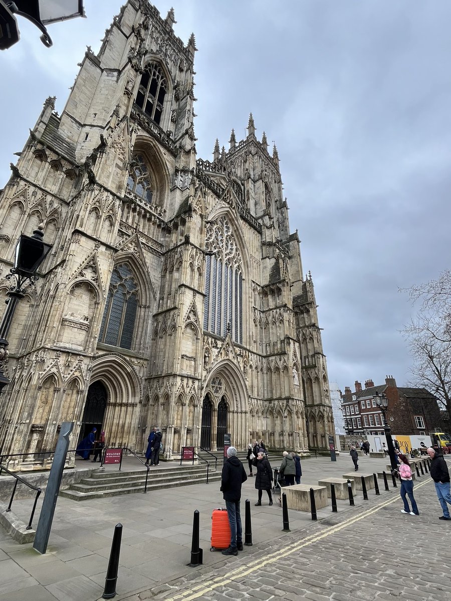 EDDIE Heir 2 AdsDogCharlie tweet media