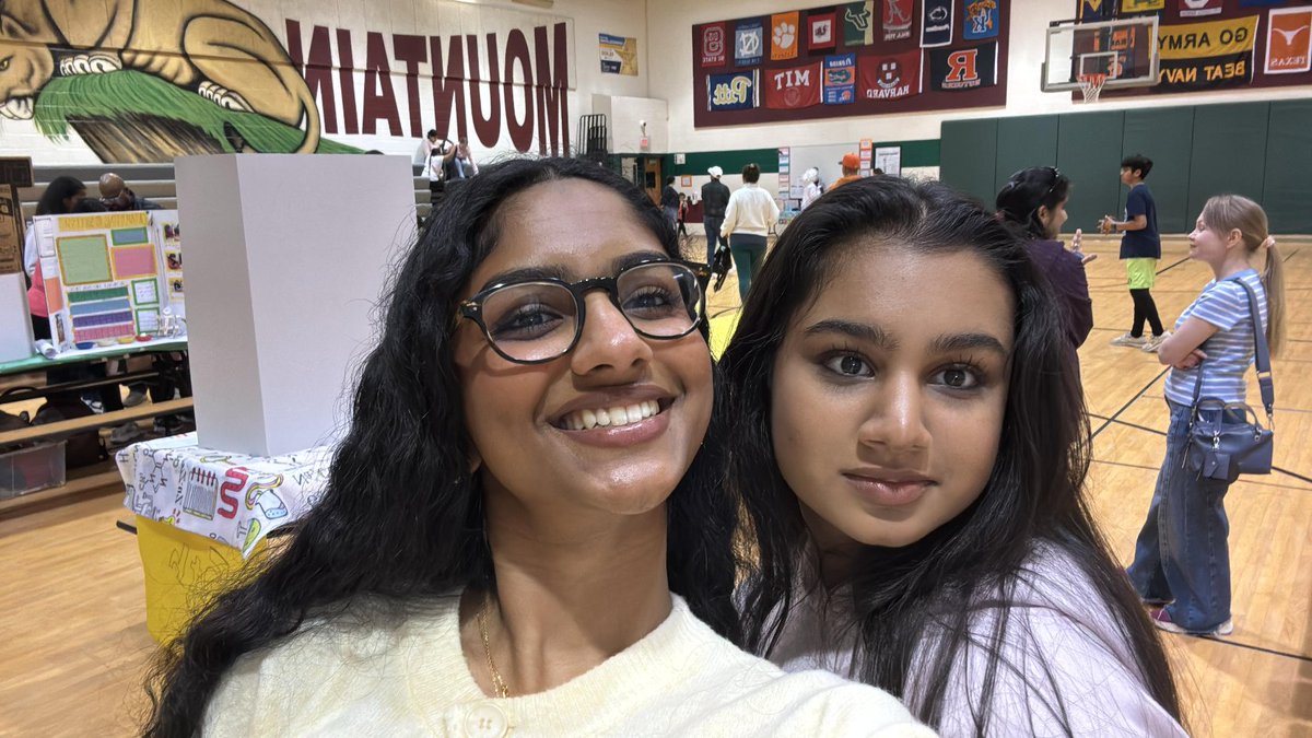 joinnest4's tweet image. Loved #supporting the @MillRunLCPS #Science #Fair with our #NEST4US #volunteers! #Proud to show up for our #students &amp;amp; celebrate #learning in action. #Community spaces like this #inspire the #nextgeneration of #leaders! #Volunteer with us: nest4us.org/volunteer/ #Service #Youth