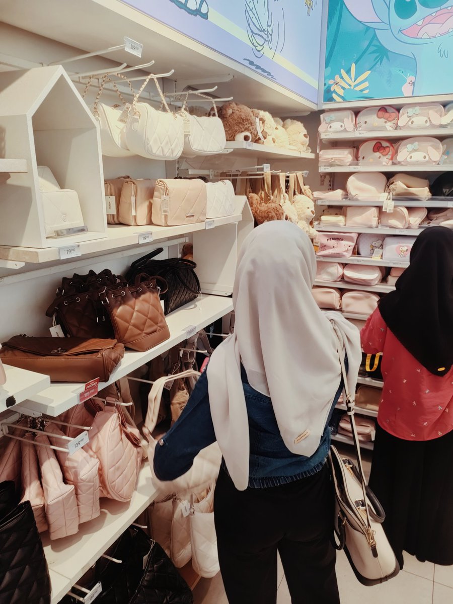 Yusmbonn tweet media