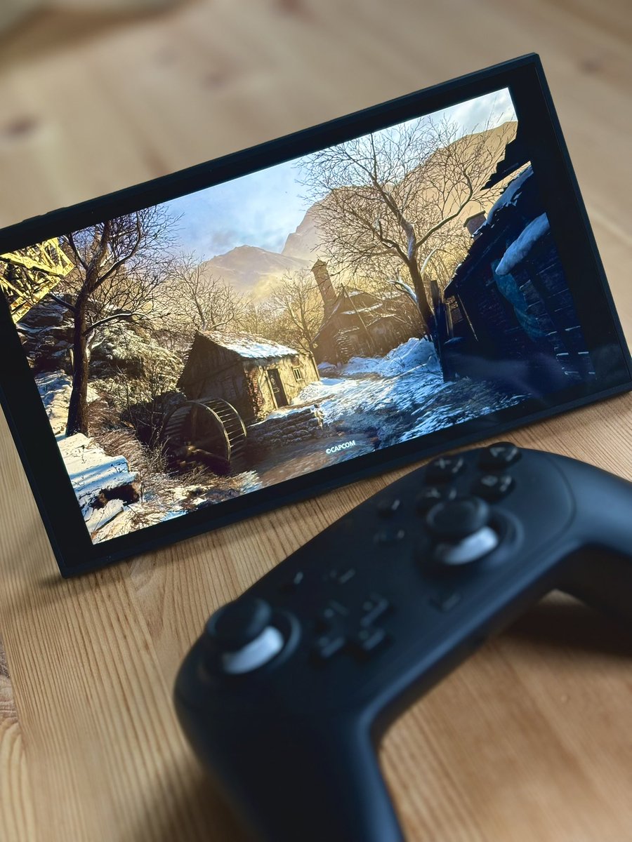 thfloorislava's tweet photo. Resident Evil Village is so much better than you remember. Time has been real kind to this one 

Also Tabletop Mode > Handheld Mode https://t.co/6HxEQCzCvA
