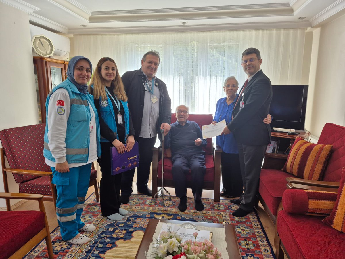 icdhdev's tweet photo. ASIRLIK ÇINARLARA ANLAMLI ZİYARET: 
100 YAŞ ÜSTÜ HASTALAR UNUTULMADI
https://t.co/zbpGyltgqR
​
#YaşlılarHaftası #YaşlılaraSaygıHaftası #AsırlıkÇınarlar #EvdeSağlıkHizmetleri #Vefa #YaşlılaraSaygı https://t.co/MxbhKEuuPt