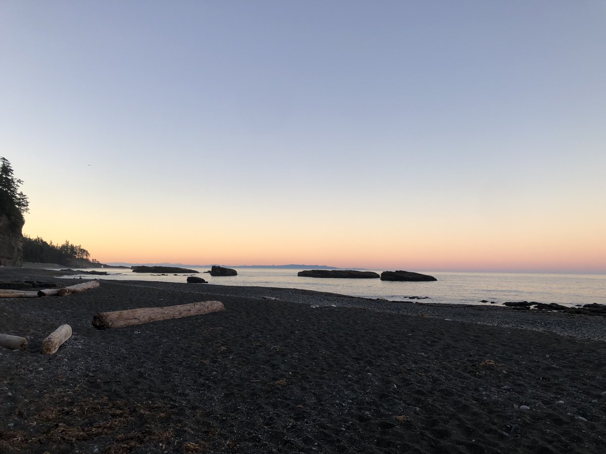 coastalbliss's tweet image. If coastal wilderness hiking is on your list, Vancouver Island offers three incredible options: the West Coast Trail, Cape Scott Trail, and Nootka Island Trail. Each delivers a unique adventure along the Pacific. 🌊 #BackpackingAdventure f.mtr.cool/pktyiywyab