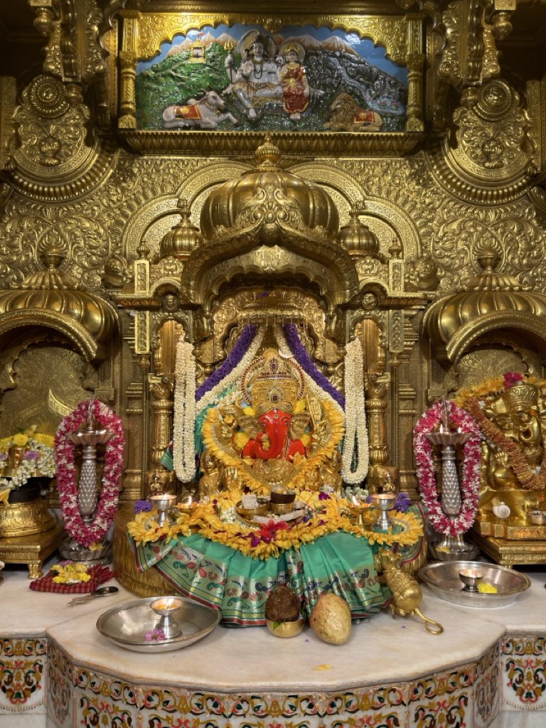Shri Siddhivinayak Temple tweet media