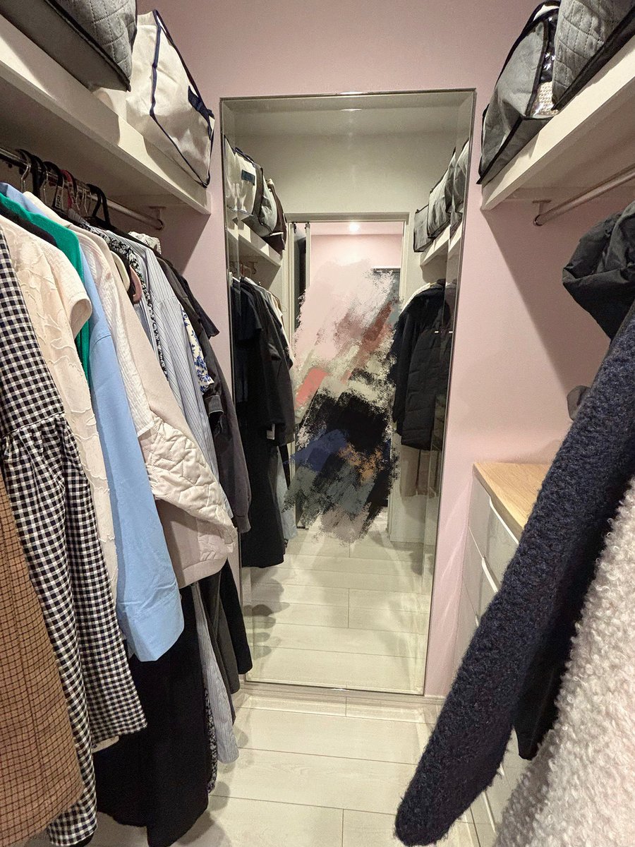 misopy_jp's tweet photo. 注文してた自宅がやっと引き渡しになりました〜！！
ピンクのアクセントクロスと鏡はめちゃこだわって選んだやつです❤️‍🔥
綺麗な家に住めるのほんとに夢みたい！これからもっと可愛くします🫶🏻 https://t.co/Tynj22Ff1X