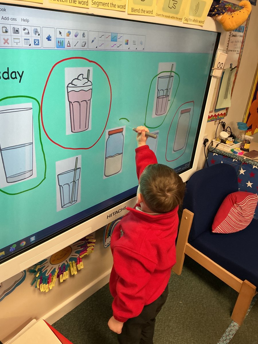 StSavReception tweet media