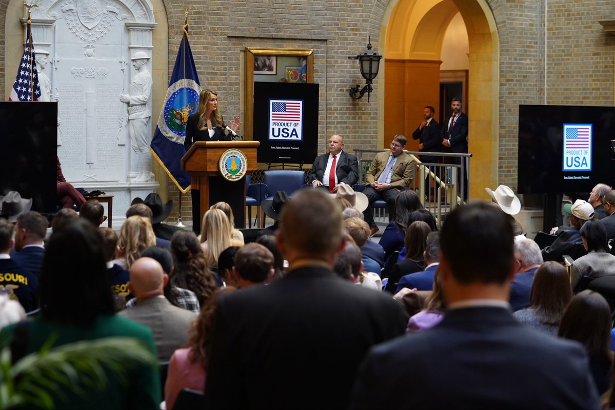 Kelly Loeffler tweet media