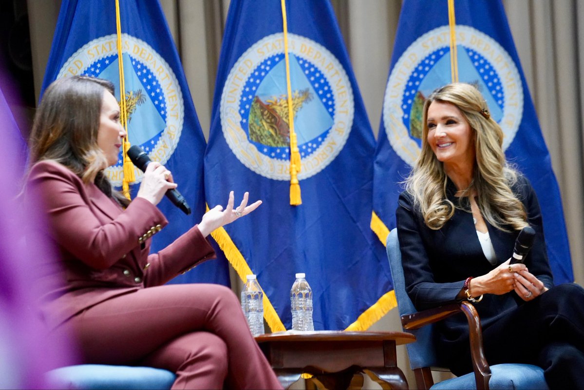 Kelly Loeffler tweet media