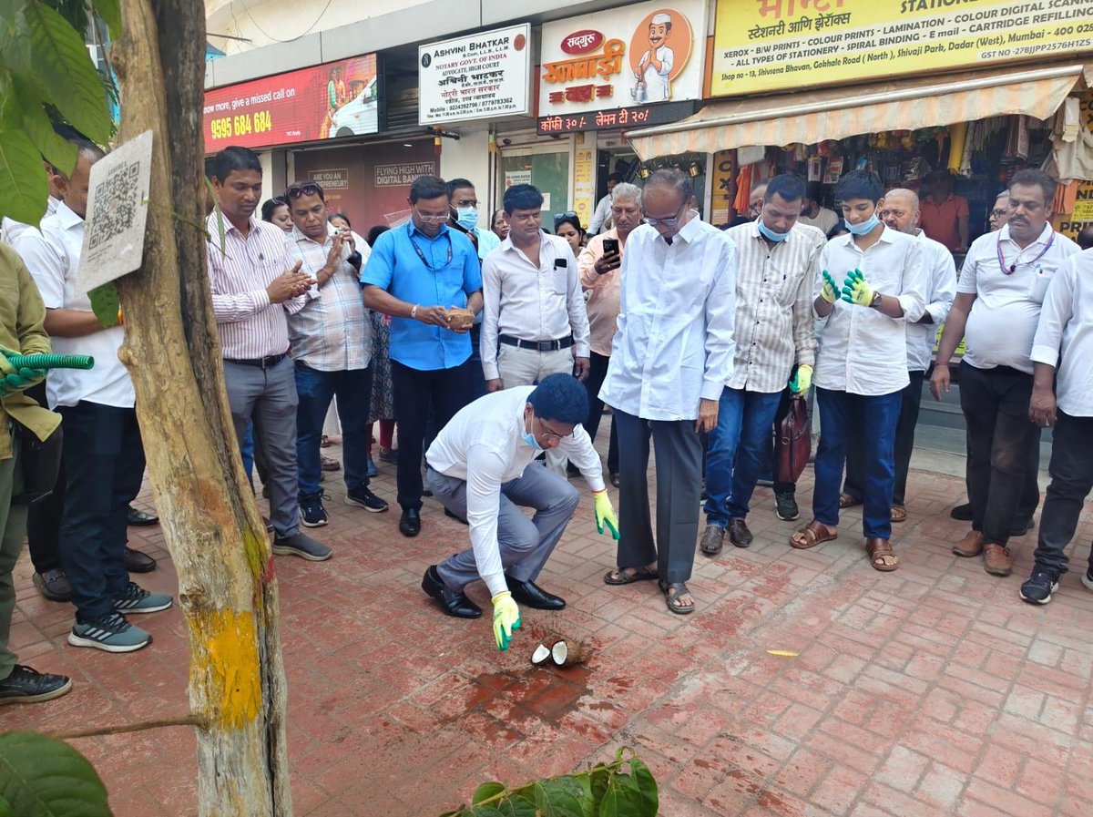 YKilledar's tweet image. आज बृहन्मुंबई महानगरपालिकेच्या कर्मचाऱ्यांनासोबत घेऊन महाराष्ट्र नवनिर्माण सेनेच्या माध्यमातून माझ्या प्रभागात स्वच्छता मोहीमेची सुरुवात आली. ह्यावेळी माझा प्रभाग स्वच्छ राहावा आणि स्वच्छतेविषयी जनजागृती व्हावी ह्या हेतूने मी स्वतः माझा प्रभाग स्वच्छ केला.

#CleanUpDrive