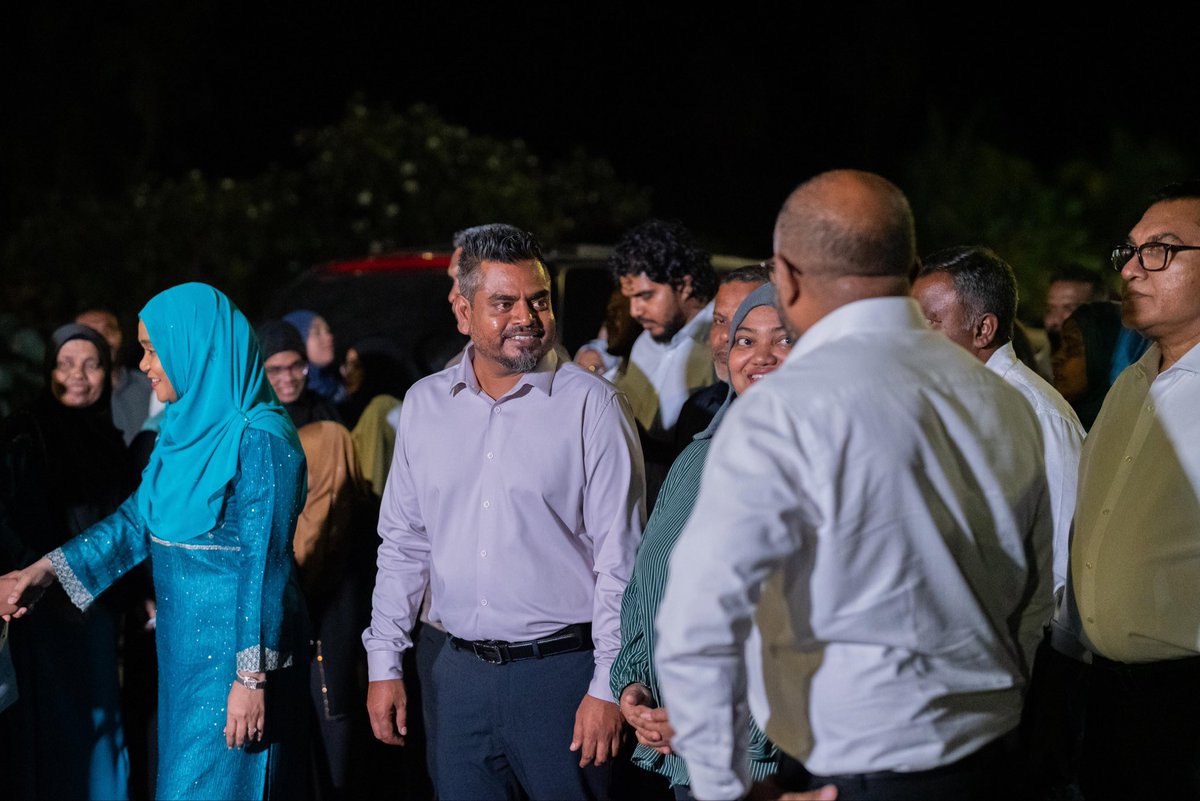 MathiOmaan's tweet photo. 📍 އައްޑޫ ސިޓީ

 ރައީސުލްޖުމްހޫރިއްޔާގެ އަނބިކަނބަލުން މެޑަމް ސާޖިދާ މުޙައްމަދު އަށް ހޫނު މަރުހަބާއެއް 

#VotePNC 
#LCE2026 
#TheGreaterAddu
#DhiveheengeRaajje 
#CongressPartyMV https://t.co/uaHjH1yseJ