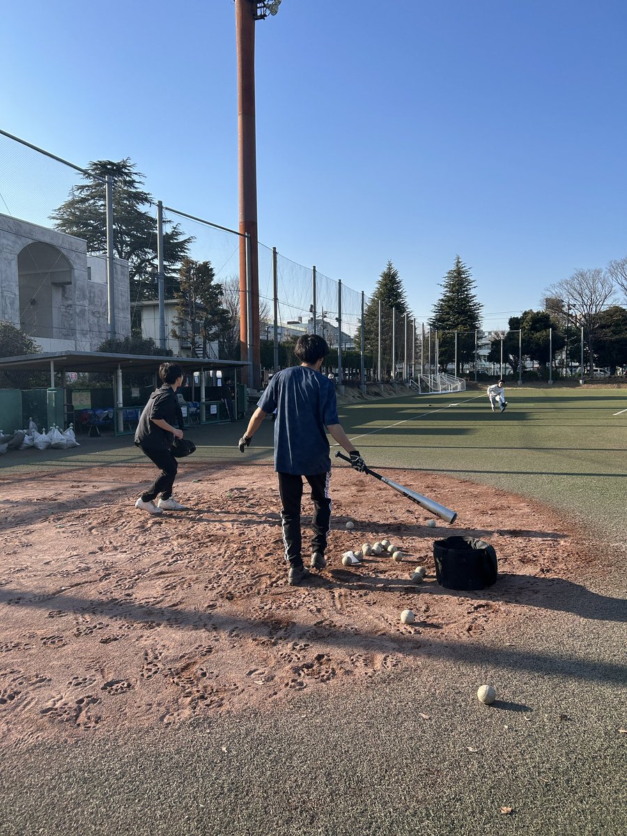 uttactics's tweet photo. ついでに、直近の練習の様子も共有します！
手ぶらでの参加も大歓迎！！
毎週月・水・金曜日練習してます！
練習・試合後にはアフターも？
詳しくは公式インスタ・オープンチャットもご覧ください！
それでは、いつでもご連絡ください🫡🫡 https://t.co/T2pTH65tcq
