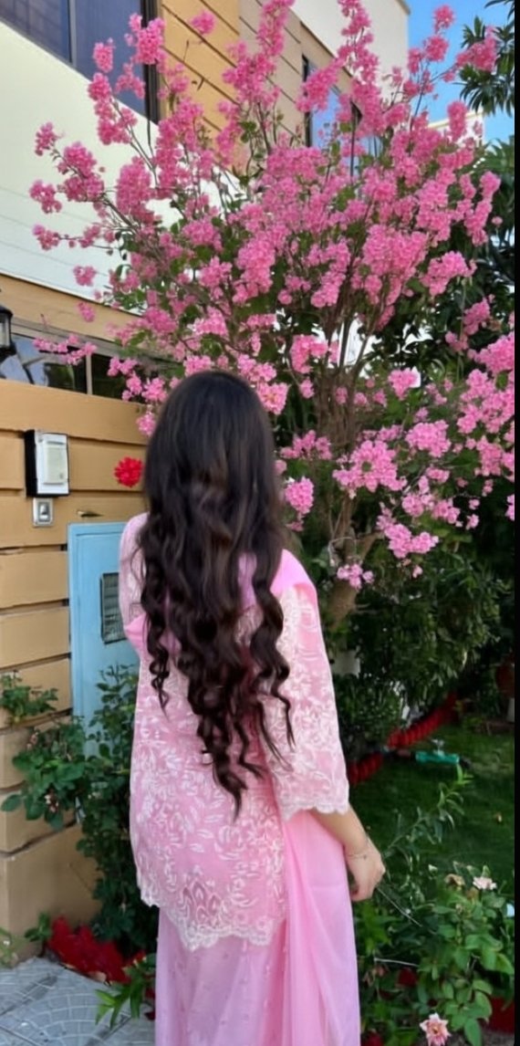 TimeFree98656's tweet photo. Princess 👑 is in her pink world 💓 https://t.co/X3z9oqDbdD