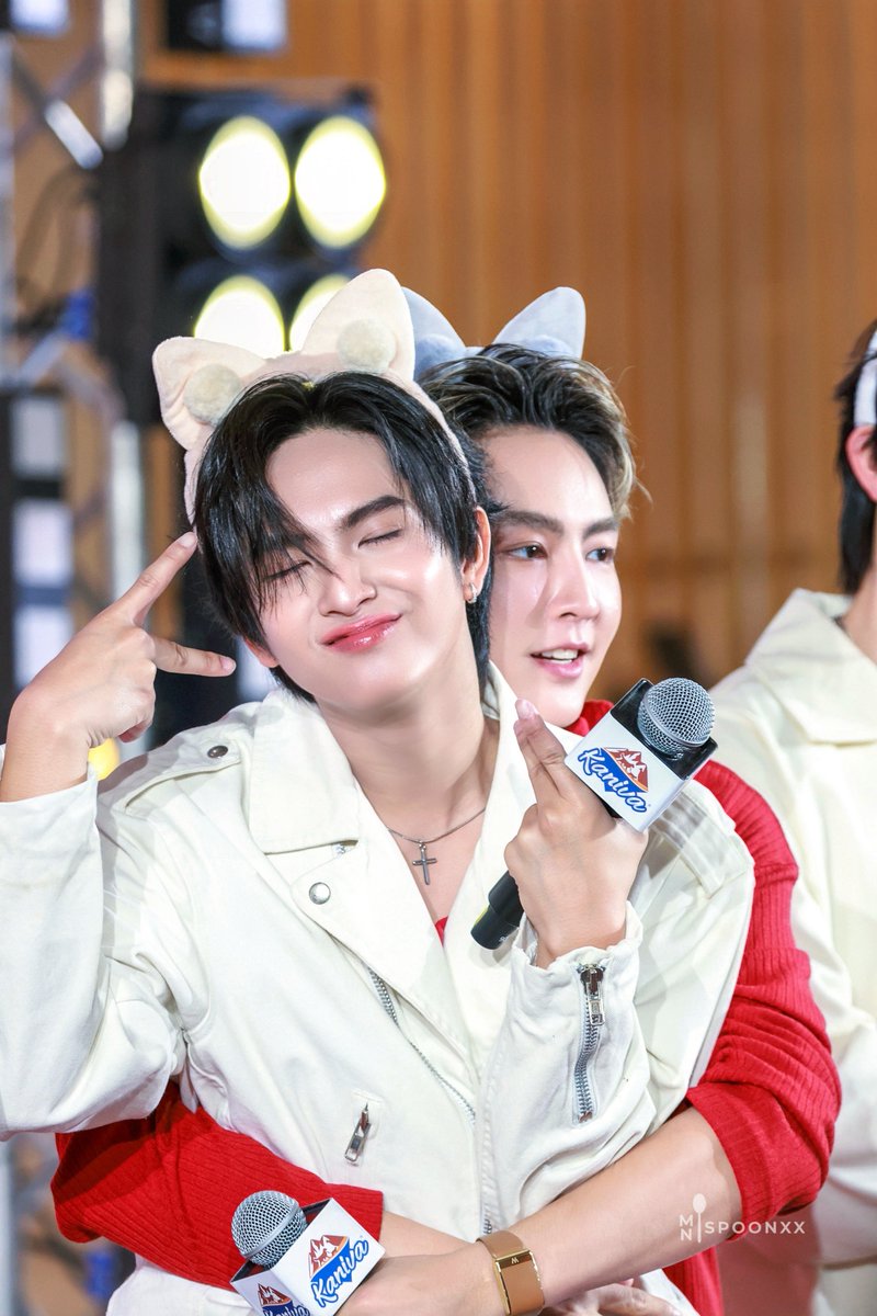 ลอมอ🐬 tweet media