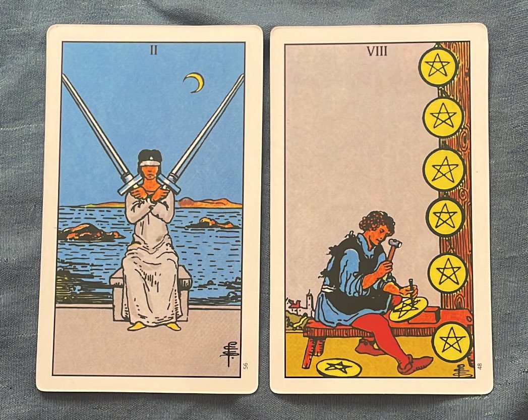 realblessedboy's tweet photo. Ai numa dessas quando tava embaralhando caiu essas duas cartas, que basicamente dizem “querido pq vc não para de procrastinar e vai procurar algo de útil pra fazer??” https://t.co/vMaz9UIx6p