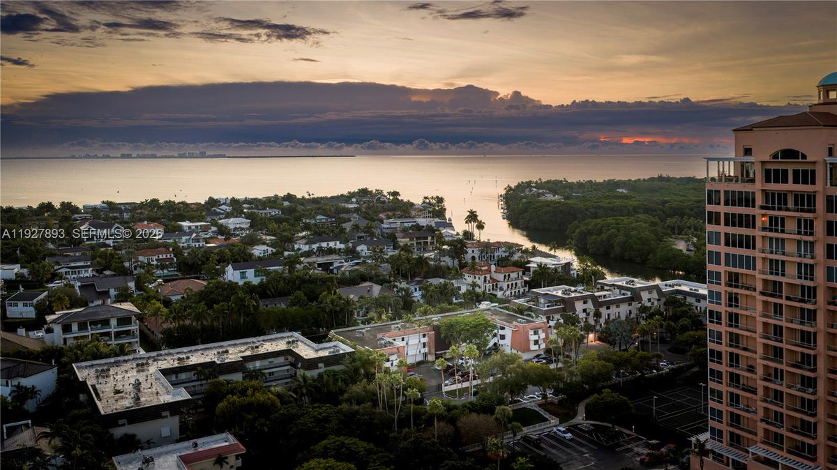 Hioigllc's tweet image. 🏡 ACTIVE | 📍 6855 Edgewater Dr #1DS, Coral Gables, FL 33133-7016
💲 699,000 |  🛏  2 bed  🛁  2 bath

holeinoneinvestmentsgroup.com/2026/03/24/act…