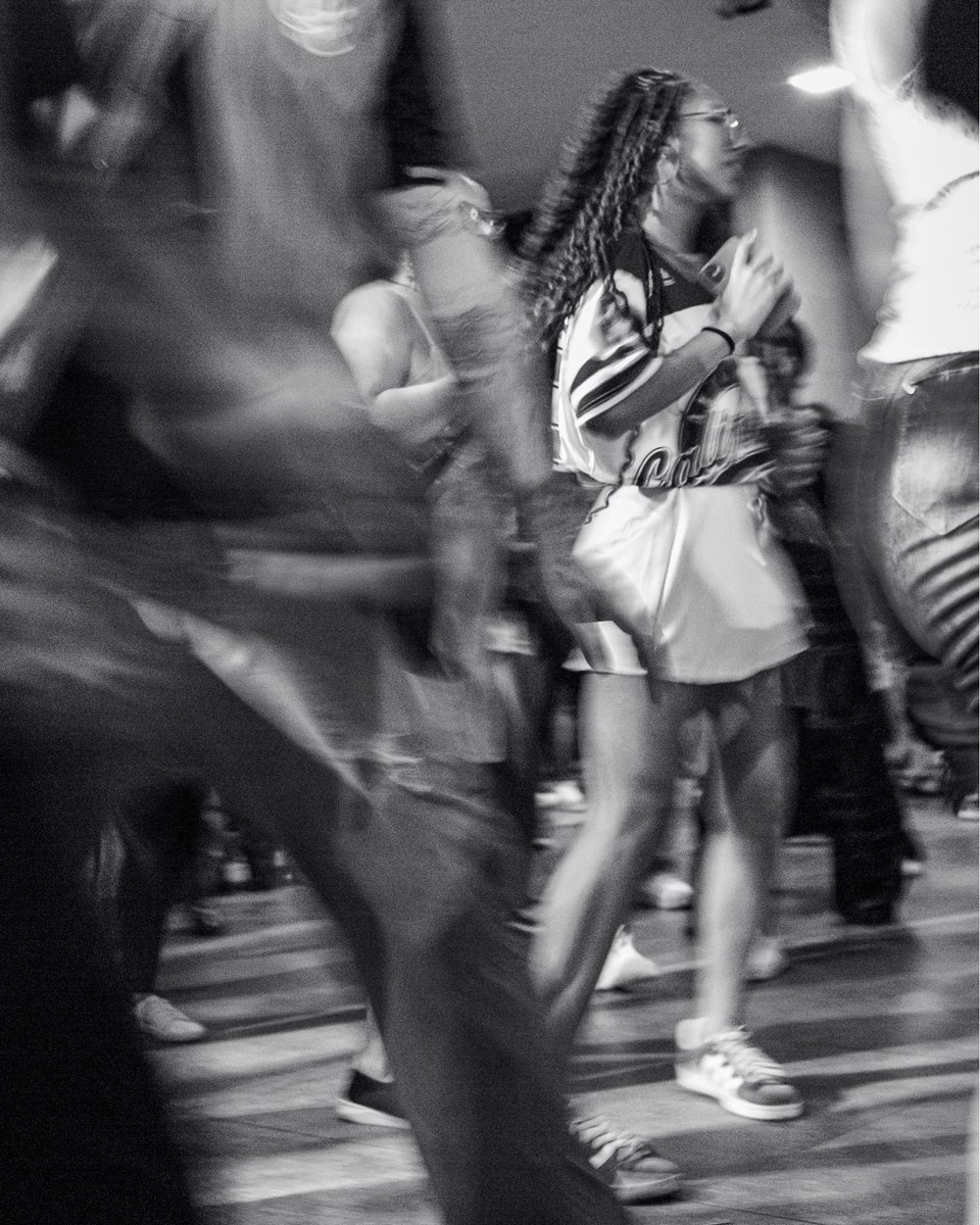 marcogomes's tweet image. Baile Charme Black Bom, equipe do RJ fazendo festa no Setor Bancário Sul, Brasília, DF. Fotos com câmera digital e lente 35mm. @baileblackbom @ambar.bsb 

#party #blackmusic #rnb