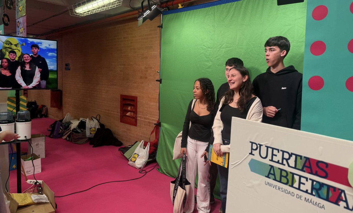 Bella Palomo tweet media