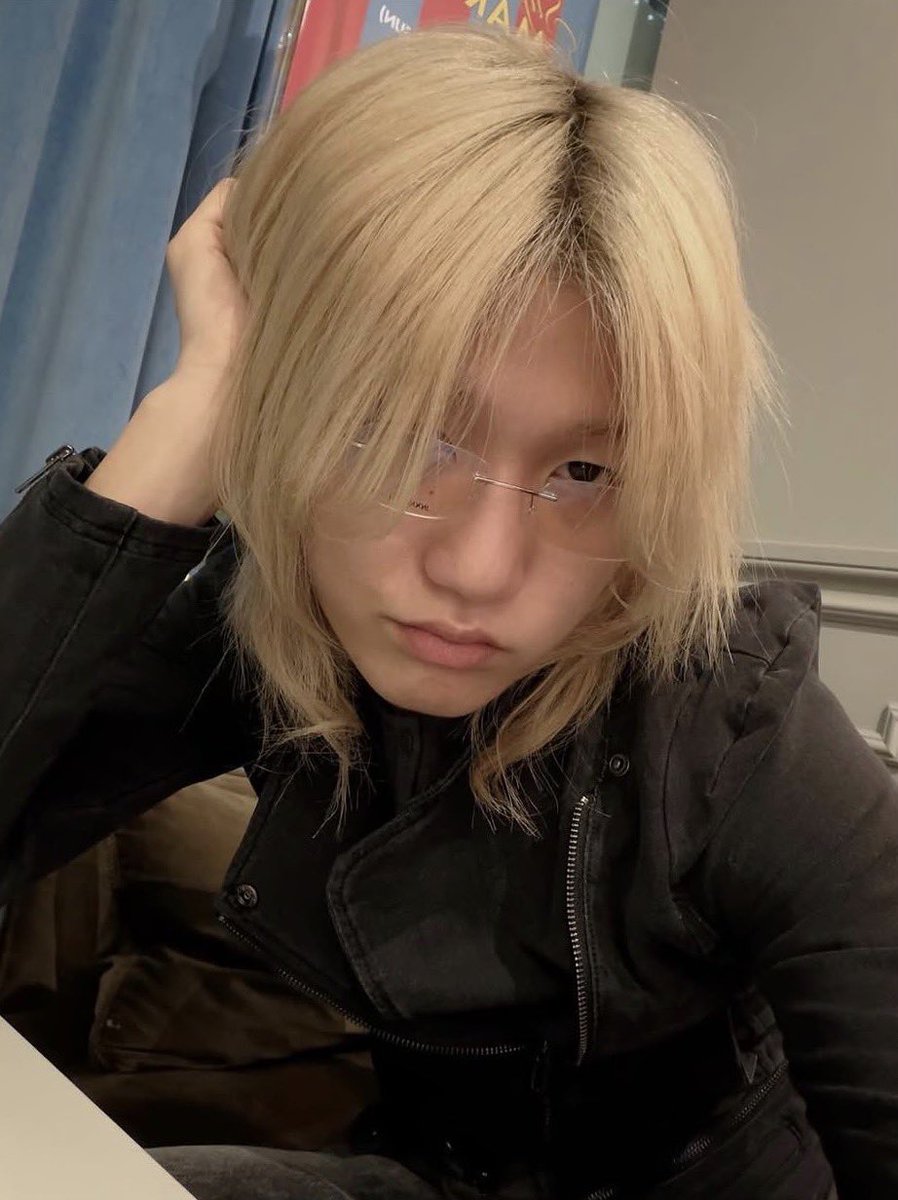 theo no binario tweet media