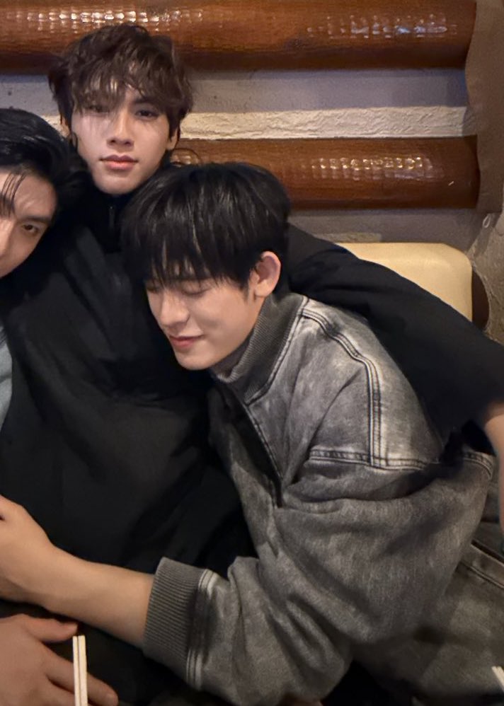 lilac ★ tweet media