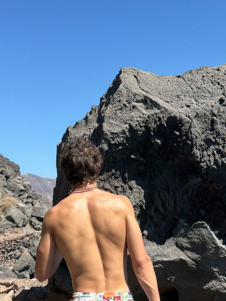 Ms 利亞, professional jourNELLIst tweet media