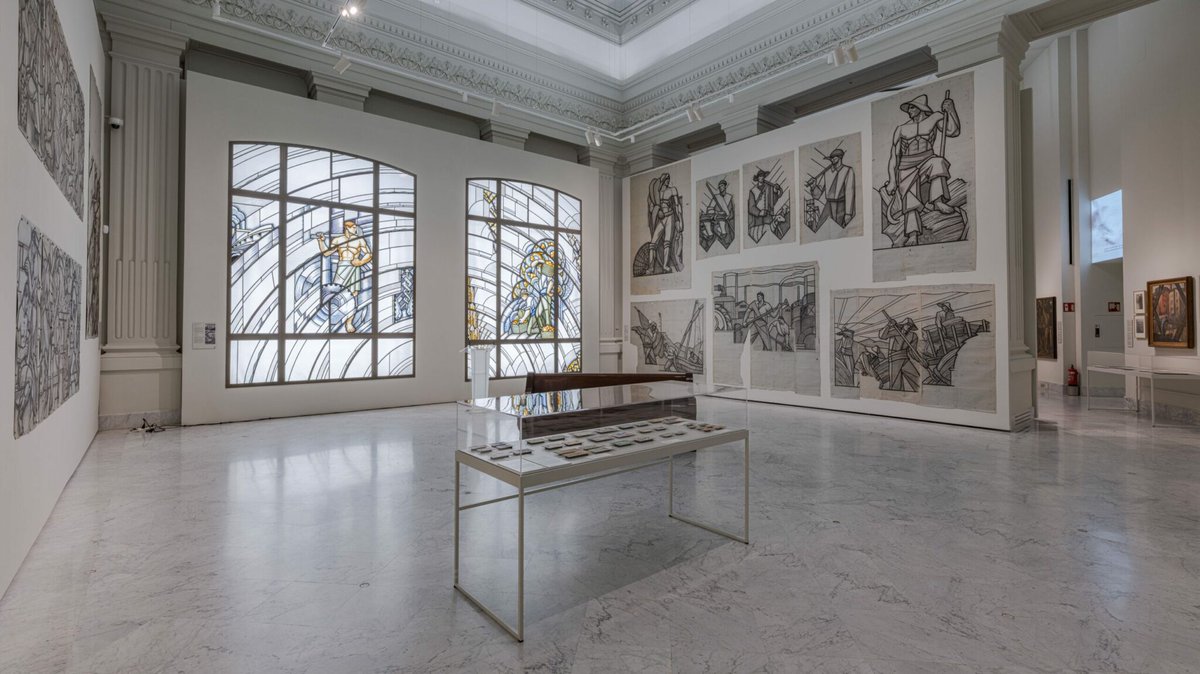 hoyesarte_com's tweet image. 🏦El @BancoDeEspana  revisita un capítulo decisivo de su propia historia: la ampliación de su sede de Cibeles en los años treinta, un proyecto que lanzó a la institución hacia la modernidad a través del art déco

🏃‍♀️¡Últimos días!
hoyesarte.com/evento/banco-d…

#gratis #exposiciones