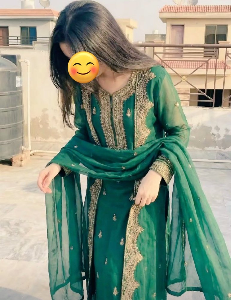 مس نازش tweet media