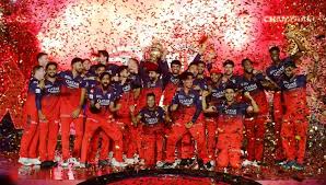 king_jay_tweets's tweet photo. 📢 RCB SELLING DETAILS : 
1. Aditya Birla Group.  
2. Satyan Gajwani- TOI Group.    
3.Blackstone - Private equity firm 
4.American sports investor David Blitzer.
   16,705 Crore deal

#RCB #bangalore #AdityaBirlaSunLifeInsurance #blackstone https://t.co/kcEbO8wUO5