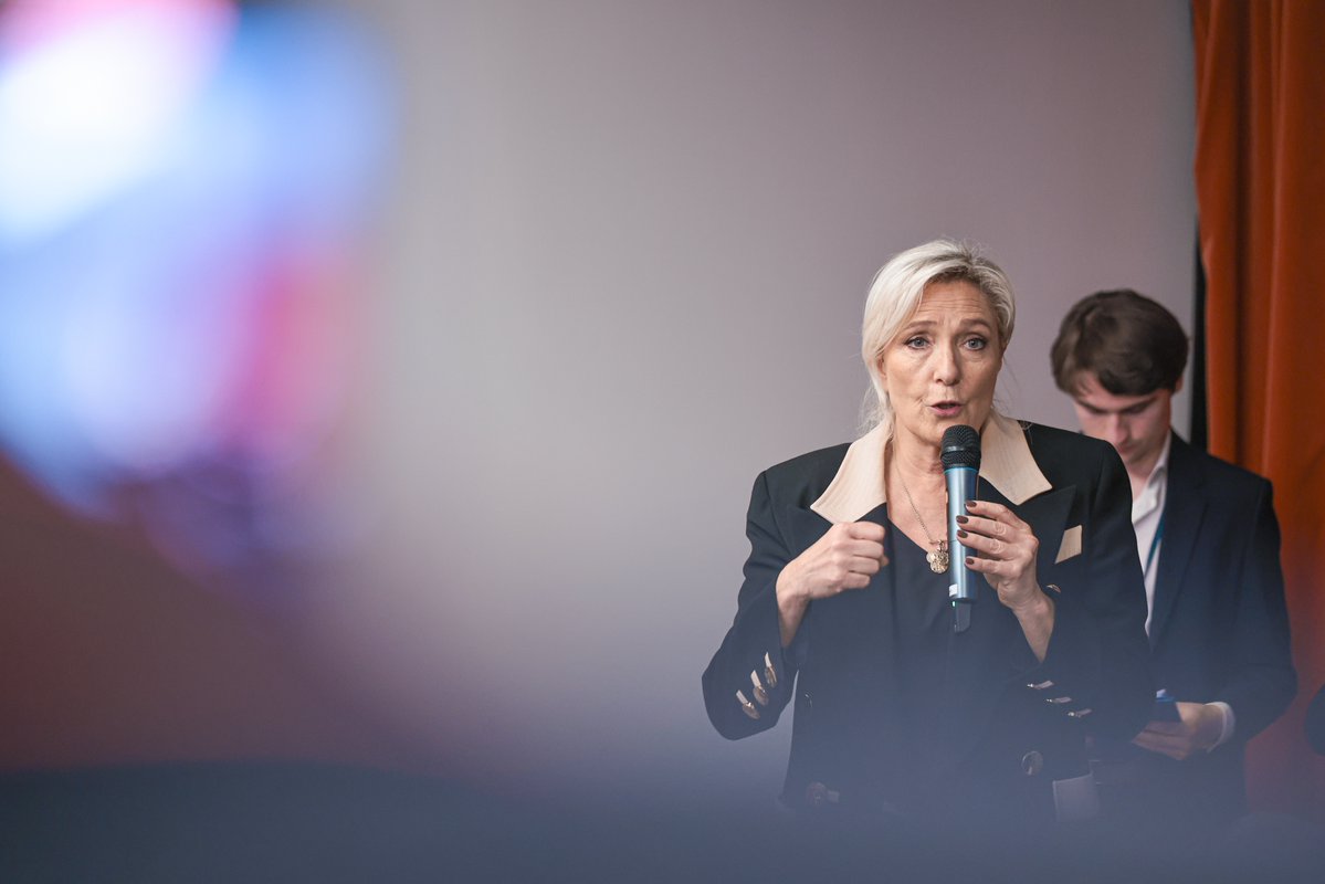 Marine Le Pen tweet media