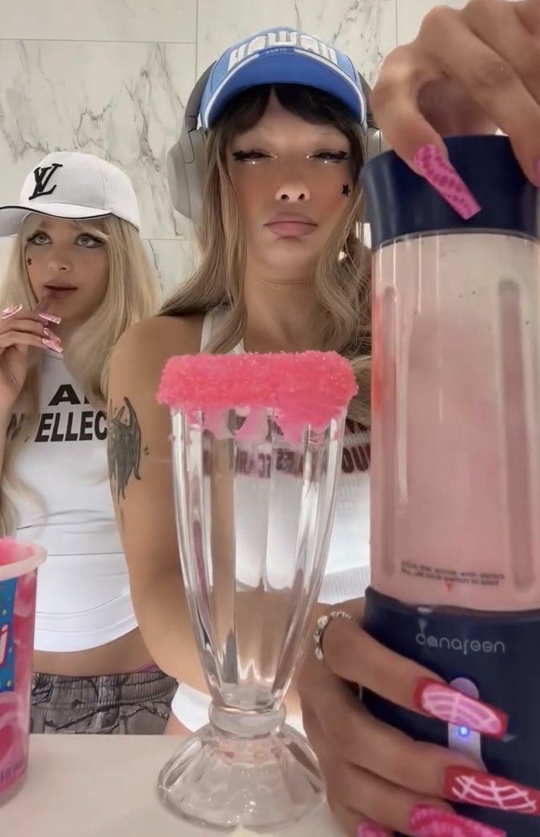 la haine⚡️ tweet media