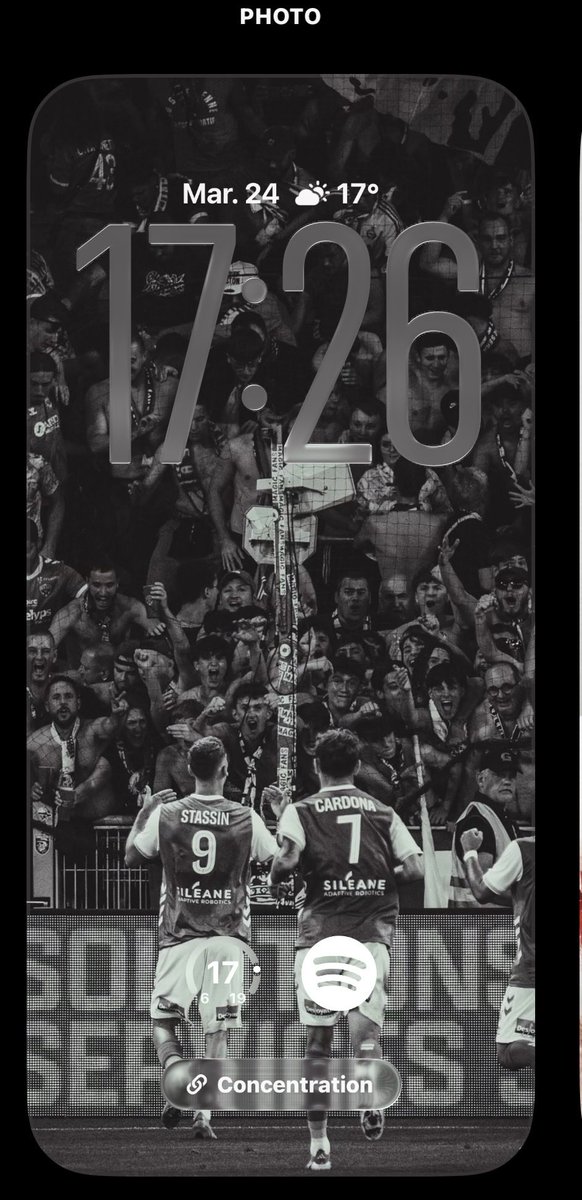 aznvr 💚🇸🇮 tweet media