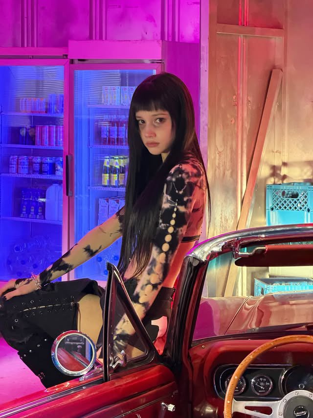 hiyyih files tweet media