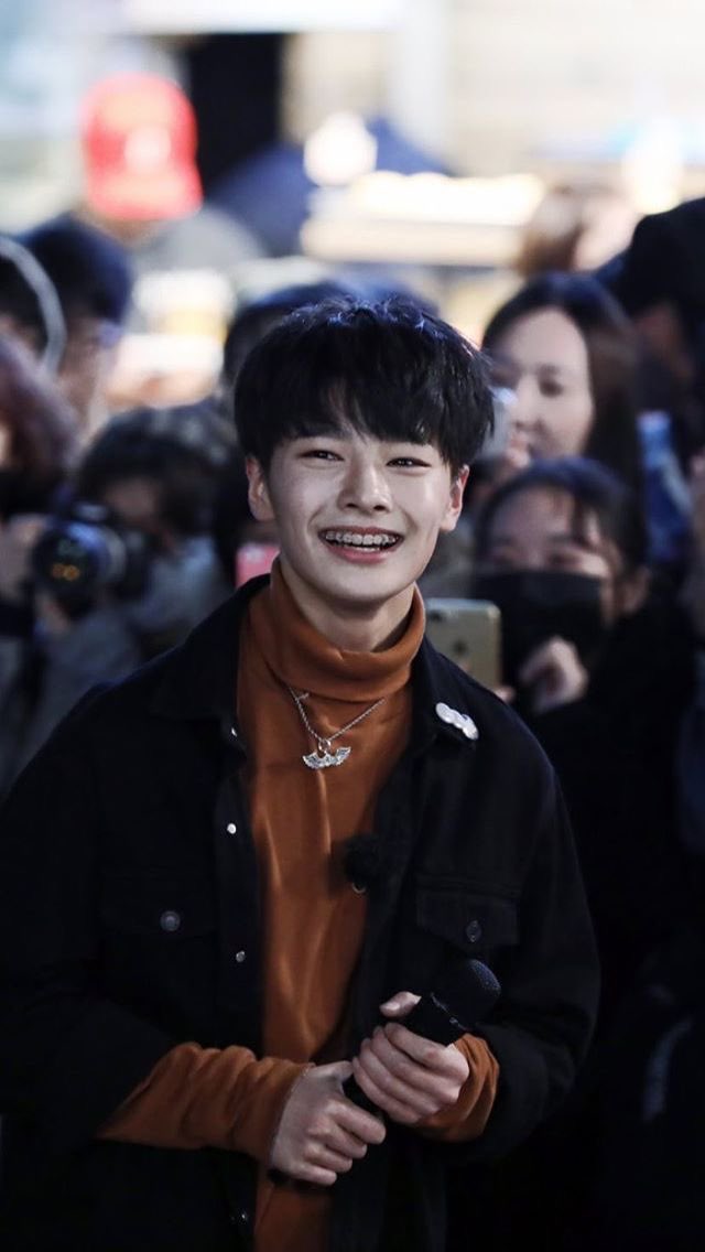 love4yji's tweet photo. 🦊 “please don’t forget that i will remain as “someone who always smiles” because of STAY” https://t.co/6WkqUQVUdA