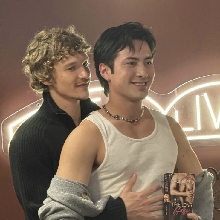 loïs 🪐✨ tweet media