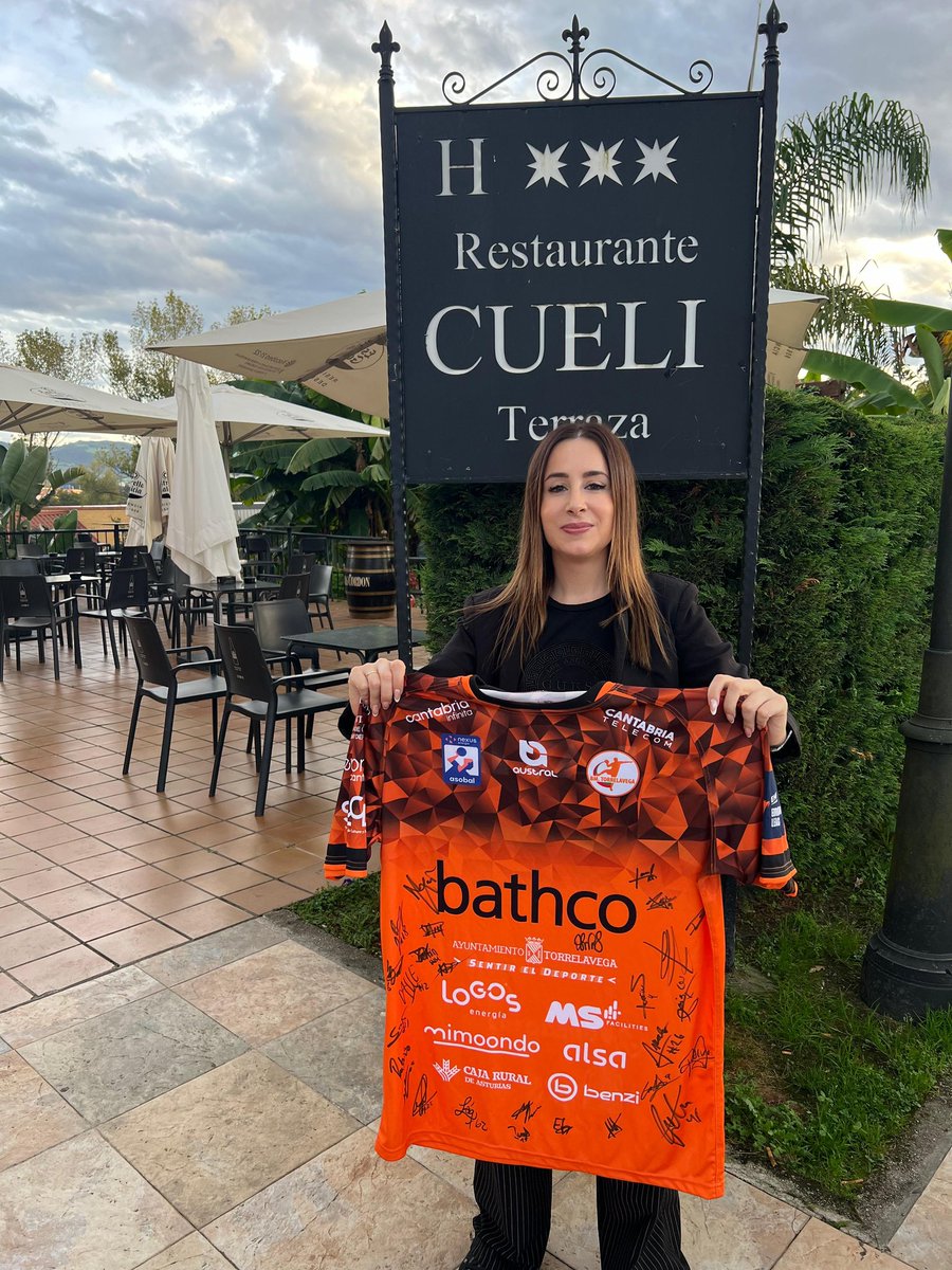 BMTorrelavega's tweet photo. 🤝 Queremos agradecer al Hotel Restaurante Cueli por continuar otra temporada más como miembro de nuestro #BusinessClub

😋 Pronto conoceréis un poco más sobre sus menús, su comida a la carta y sus maravillosas instalaciones https://t.co/7QH1DApjmw