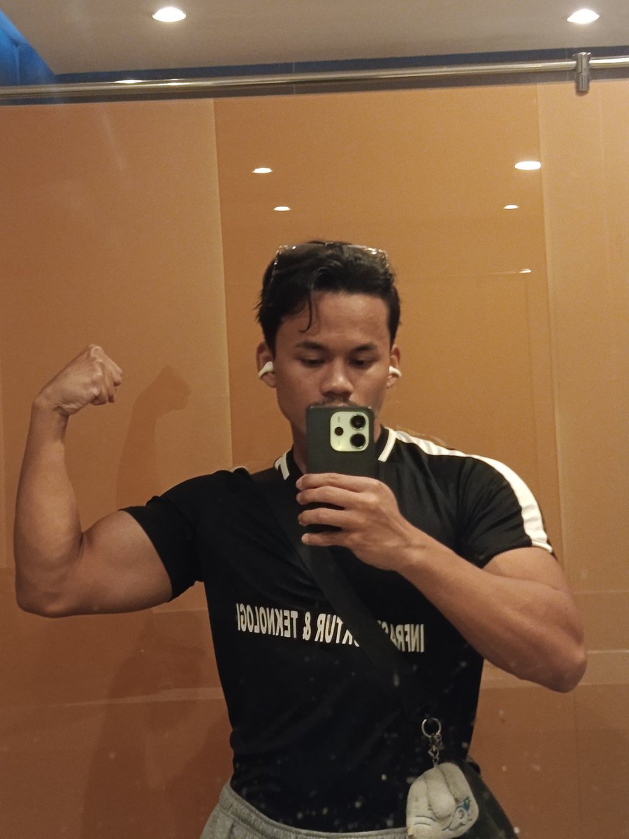 Jiggly (B)uff 🐯 tweet media