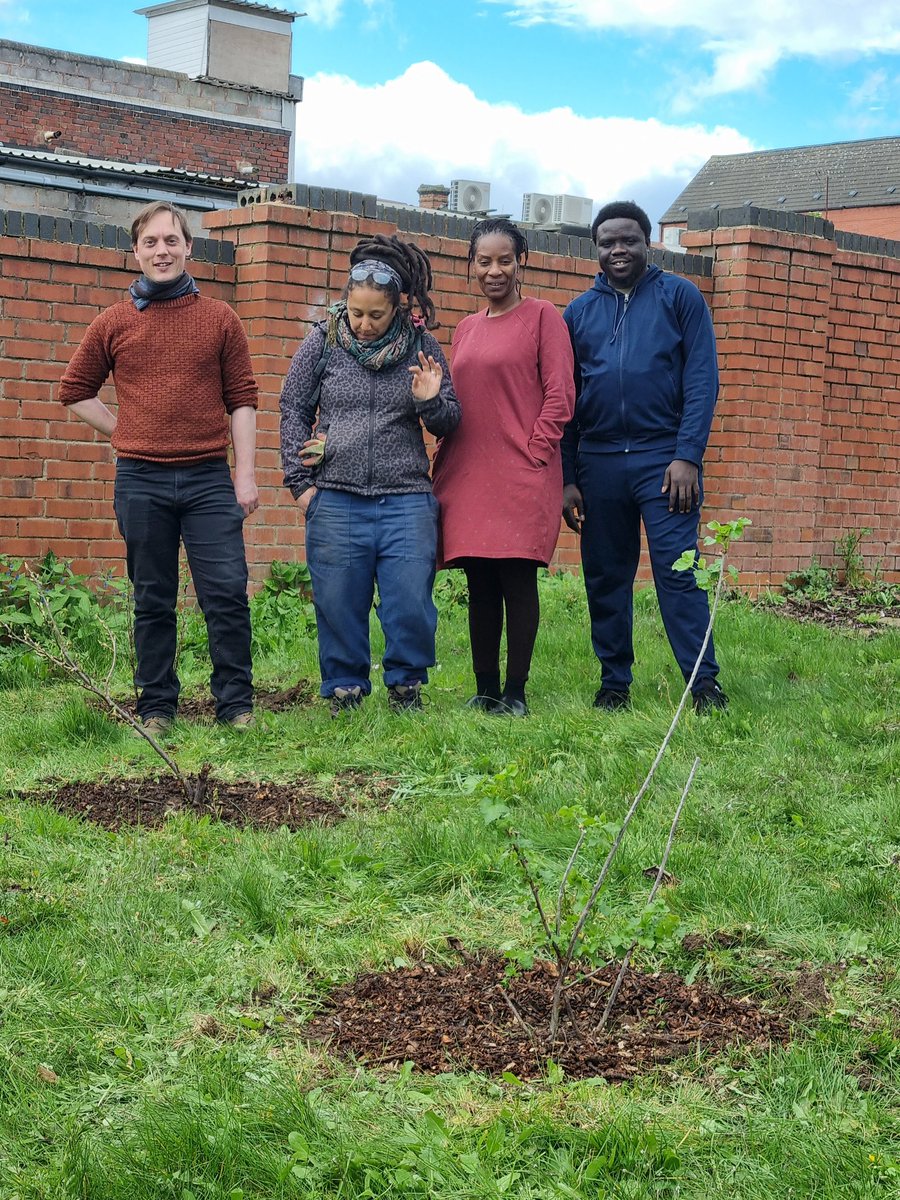 fruitnutvillage's tweet image. A visit to #NadenRoad #Orchard today. A few more #SoftFruit bushes, plants mulched and #PearTrees pruned. #Lozells
@TNLComFund