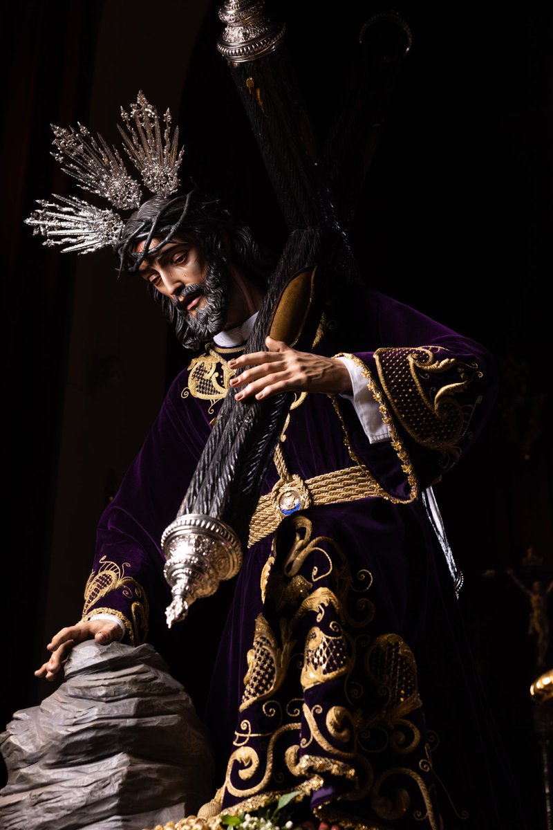 ⚜️𝐌𝐀𝐑𝐓𝐄𝐒 𝐒𝐀𝐍𝐓𝐎 𝟐𝟎𝟐𝟔 • En tan solo una semana volverá a ser Martes Santo. El Nazareno de los Pasos ya asoma en el Altozano, anunciando con su paso victoriano que llega para colmarnos de misericordia y redimir nuestros pecados.

“El Salvador de este Mundo,
el que