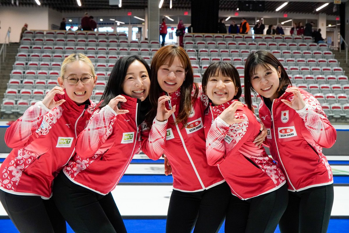 Tori Koana 小穴桃里 tweet media