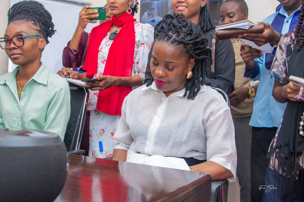 Tina Songue tweet media